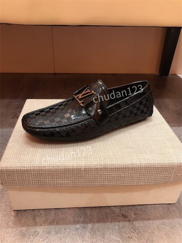 ladies cream leather shoes