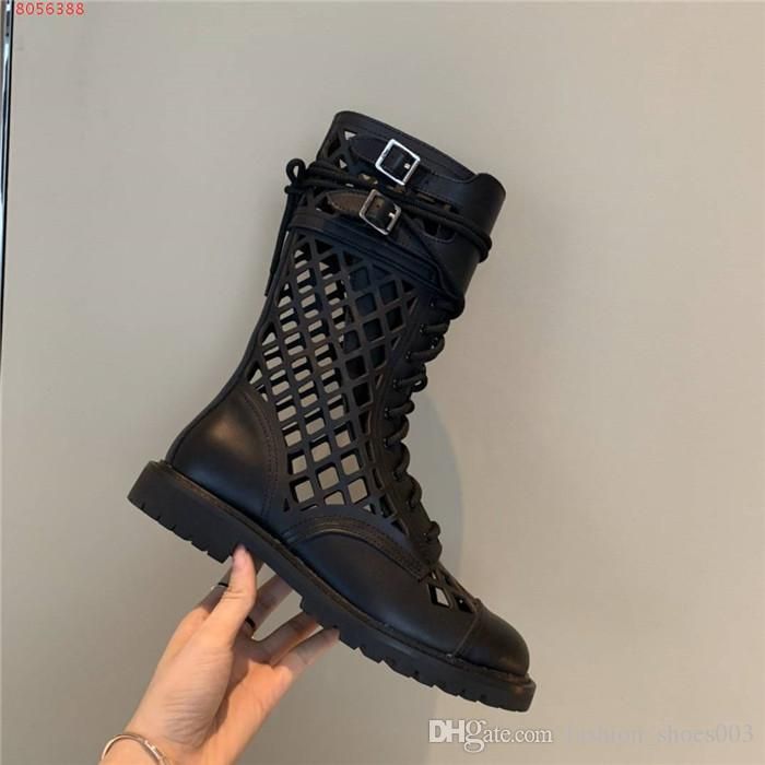 sandália estilo bota