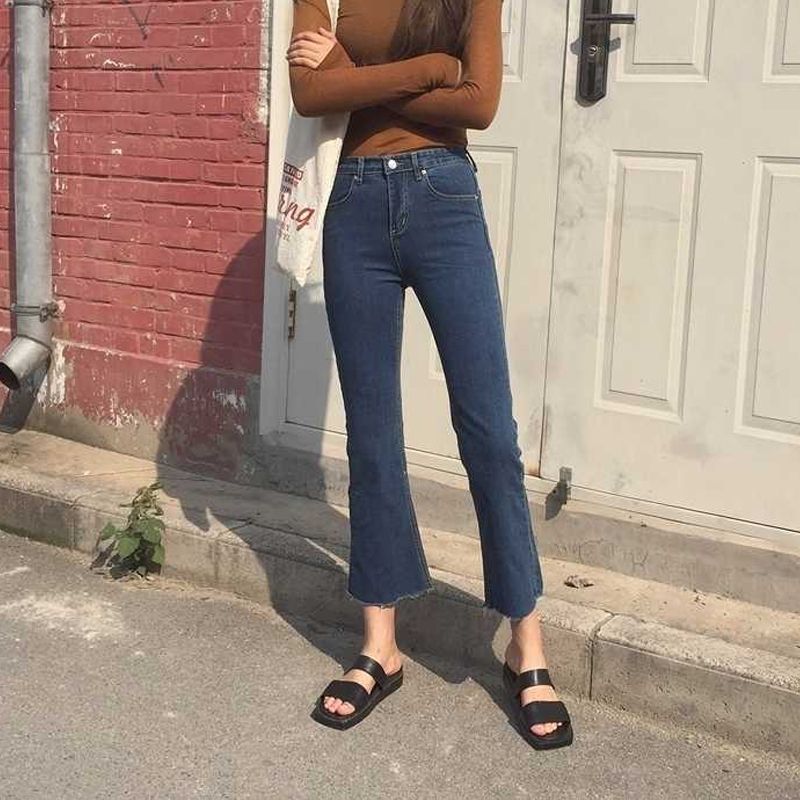 Estos pantalones vaqueros de talle alto de Zara son los que mejor quedan a  las chicas bajitas