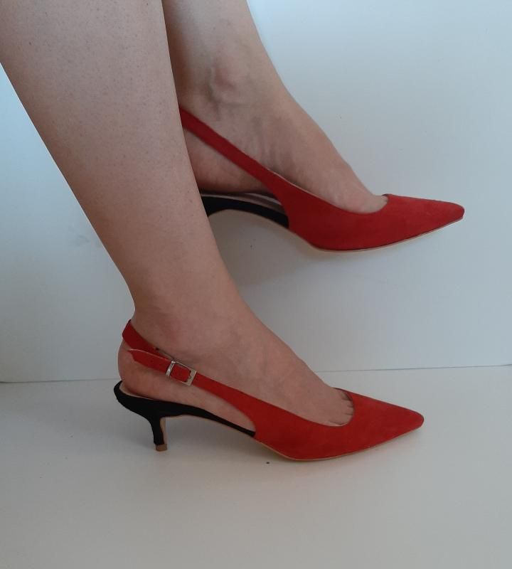 short heel pointed toe shoes