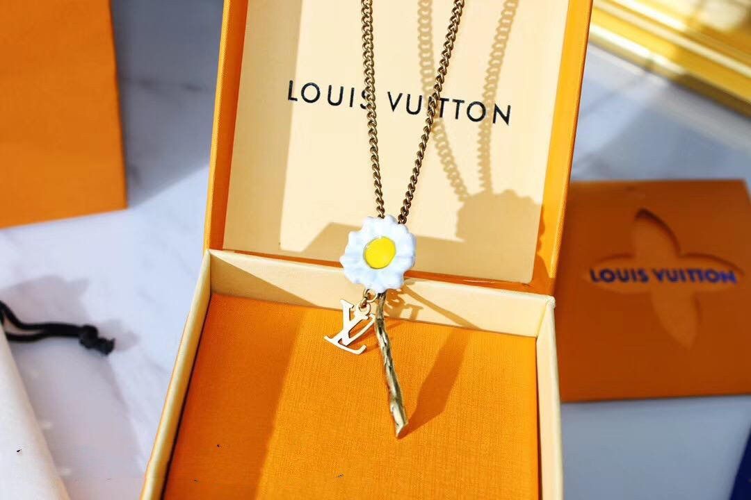 Acquistare LOUIS VUITTON Designer Di Gioielli Hip Hop Collana Progettista  Farfalla Ghiacciato Fuori Mens Ciondolo 14k Catene Doro Lettera Iniziale  P11 Economico | Consegna Veloce E Qualità | It.Dhgate