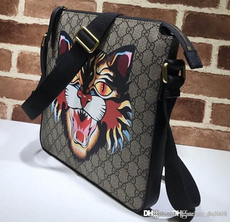 messenger bag with zipper closure