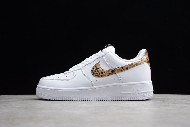 Compra Nike Air Force 1 Low Retro Ivory Snake Venta Calientes De Fuerzas 1  AF1 Low Retro Marfil Serpiente Mujeres De Los Hombres De Los Zapatos  Corrientes FlyLine AO1635 100 SB Blancos
