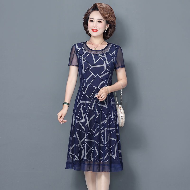 cocktail dress for 40 year old woman