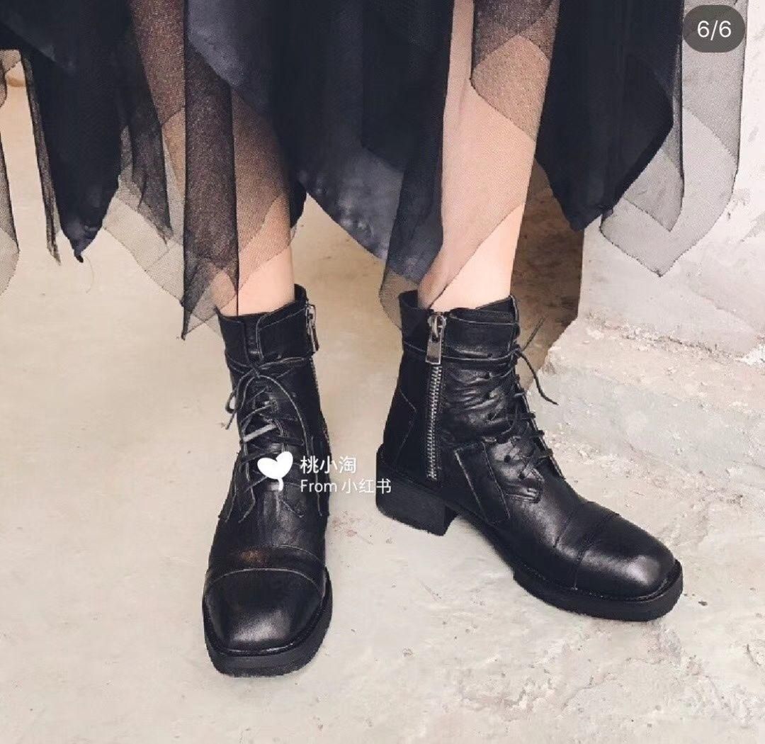 cowboy boots with shoelaces