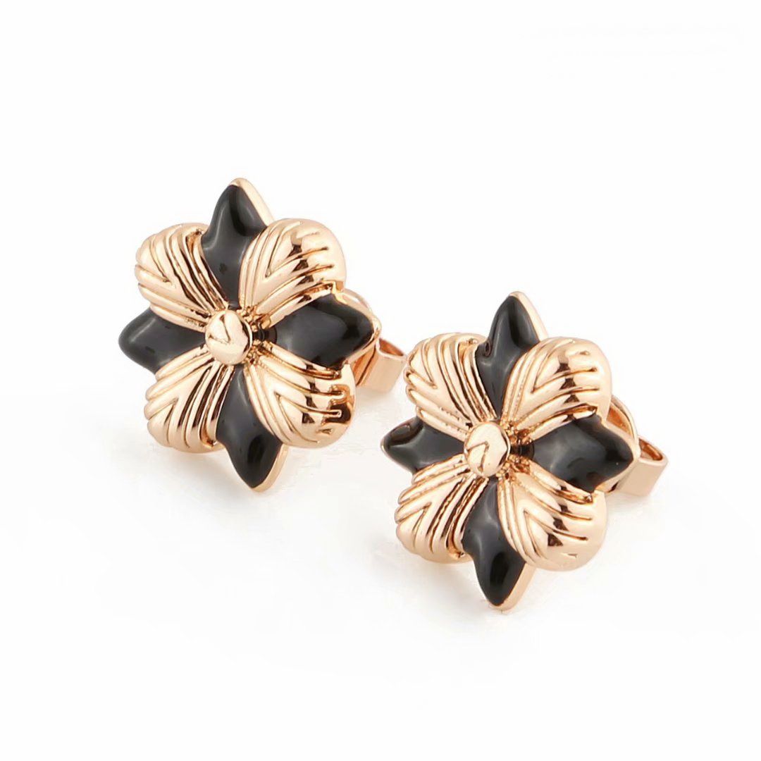 Earrings/Rose gold