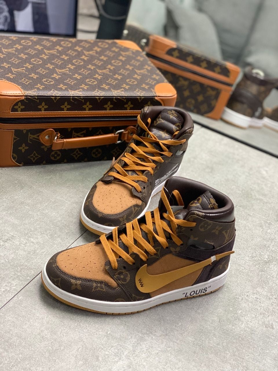 2020 Off Whìte Lòuis Vuítton X Níke Air Jordán 1 Retro 2020 Off Whìte Lòuis Vuítton X Níke Air Jordán 1 Retro