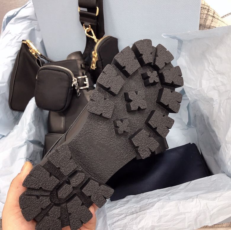 Desconto Em Designer Botas Mulheres Sapatos De Verniz Metade Sapatinho  Platform Plano Mulheres Botas Sapatinho De Luxo De Sapatos De Luxo Loja  Online De Botas De Topo | DHgate.Com