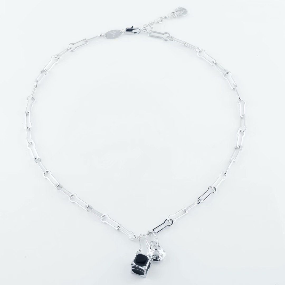 Necklace/White gold