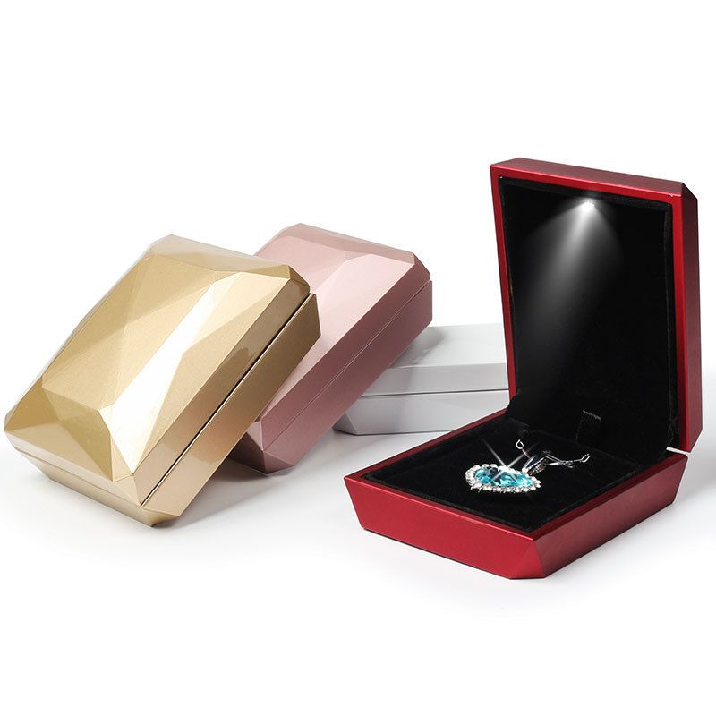 Neue Art und Weise Gold-Weiß Rot Rose Gold Ring, Anhänger Kasten Schmuck Display Box LED Gummi Malerei Jewellery Box H234