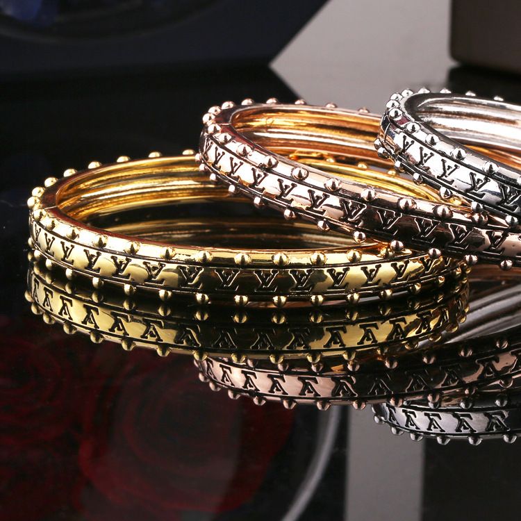 gear bracelet