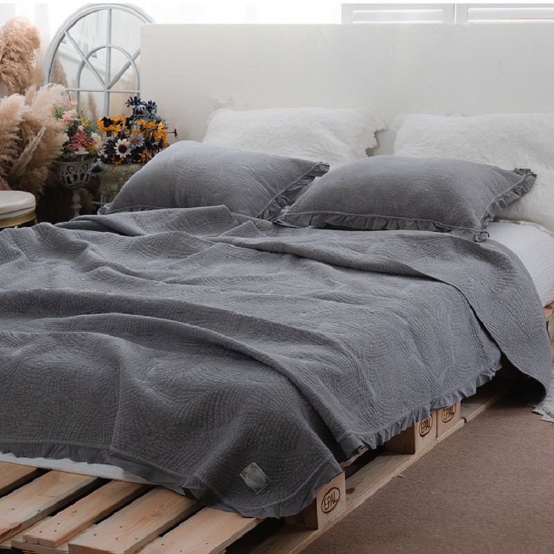 solid bedspreads and quilts