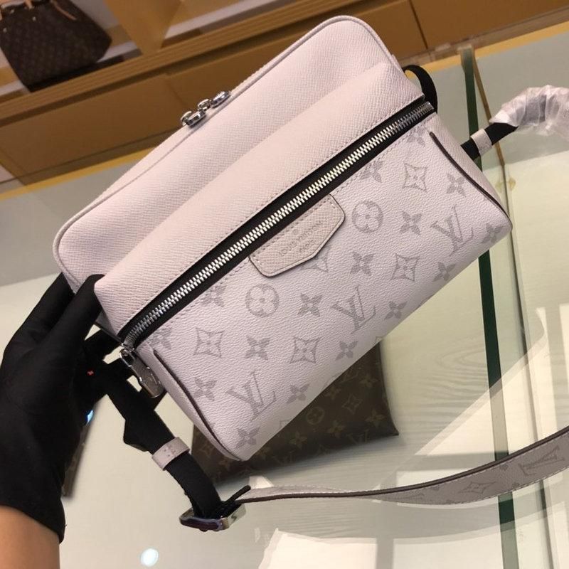 metallic bag trend