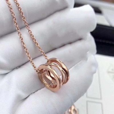 Opengewerkte rose gouden ketting