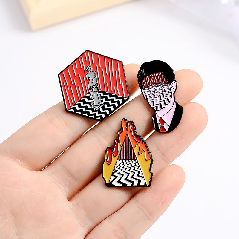QIHE JEWELRY Venus De Milo Fire Punk Pins Enamel Lapel For Clothes Bag Punk  A Gift For Friend Wholesale From 1,65 €