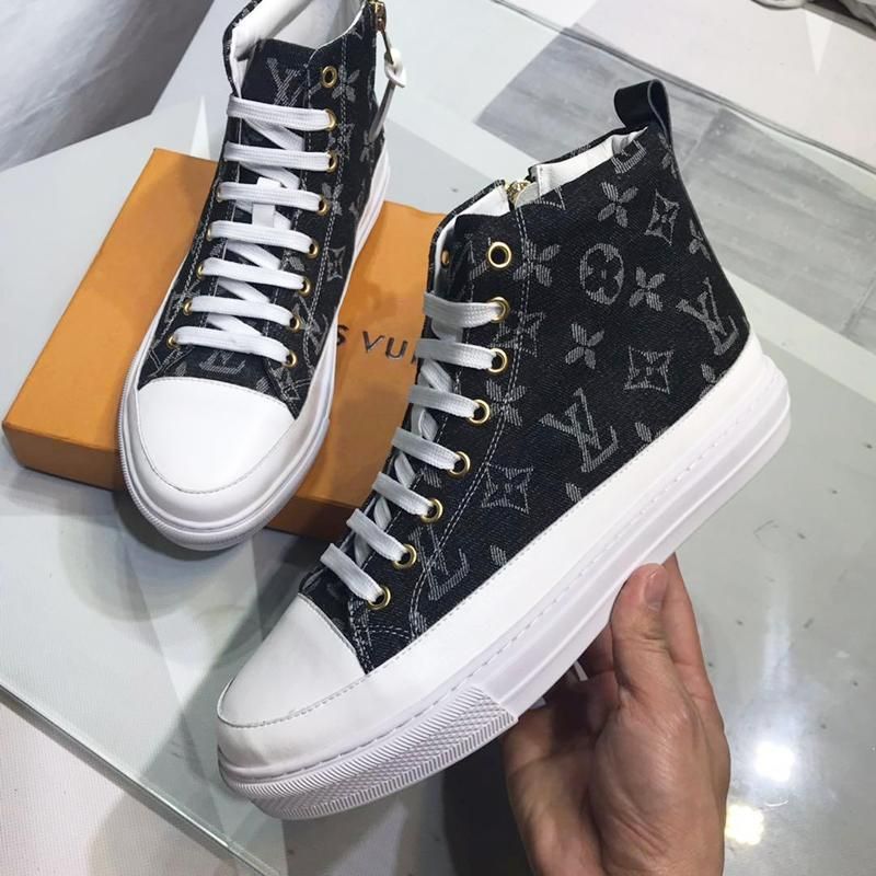 trendy platform sneakers