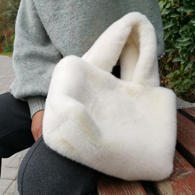 fluffy pouch bolsa