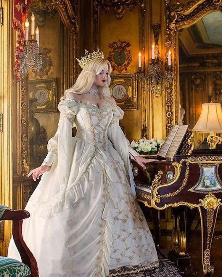 Compra Vestido Retro Medieval De Estilo Victoriano Gótico De La Bola Del  Vestido De Boda De La Vendimia De Manga Larga Apliques De Encaje De Oro Con  Cordones Del Corsé Del Vestido
