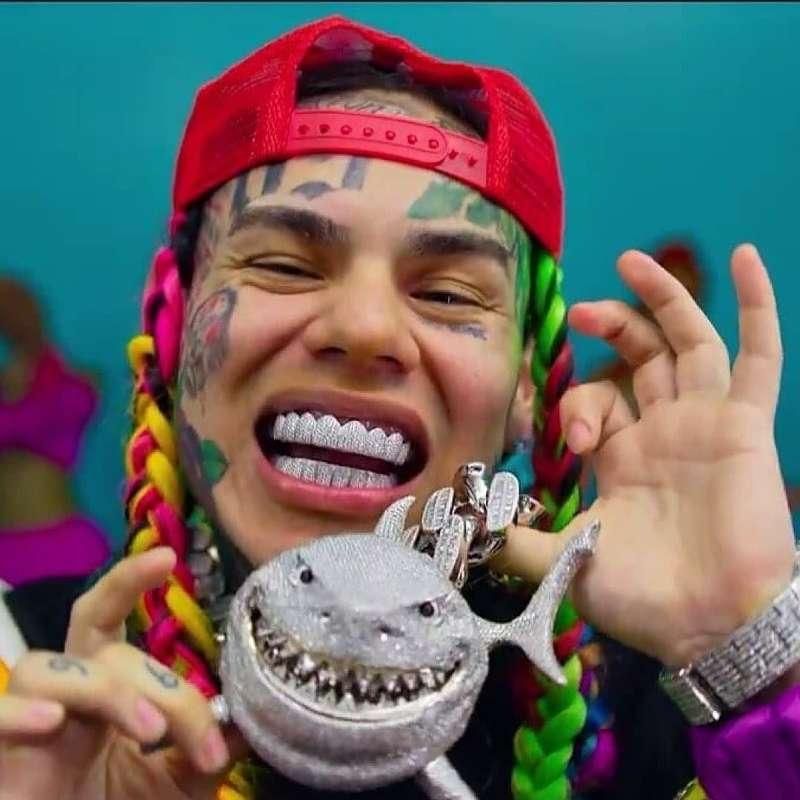 6ix9ine Shark Pendant Full Of Zircon 