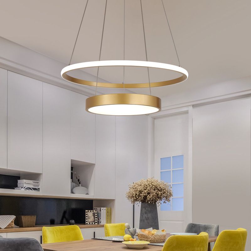 Modern ve basit altın çember avize yaratıcı İskandinav yuvarlak oturma odası yatak odası ofis giyim mağazası LED kolye lamba RW334 açtı