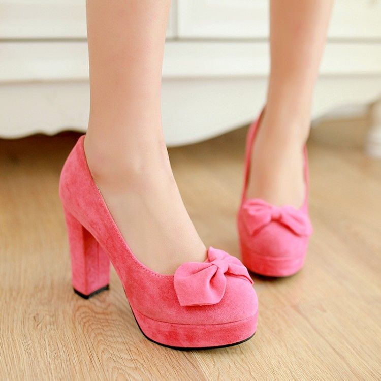 tacones altos rosas