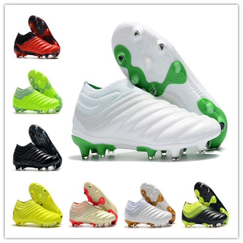 mens laceless football boots