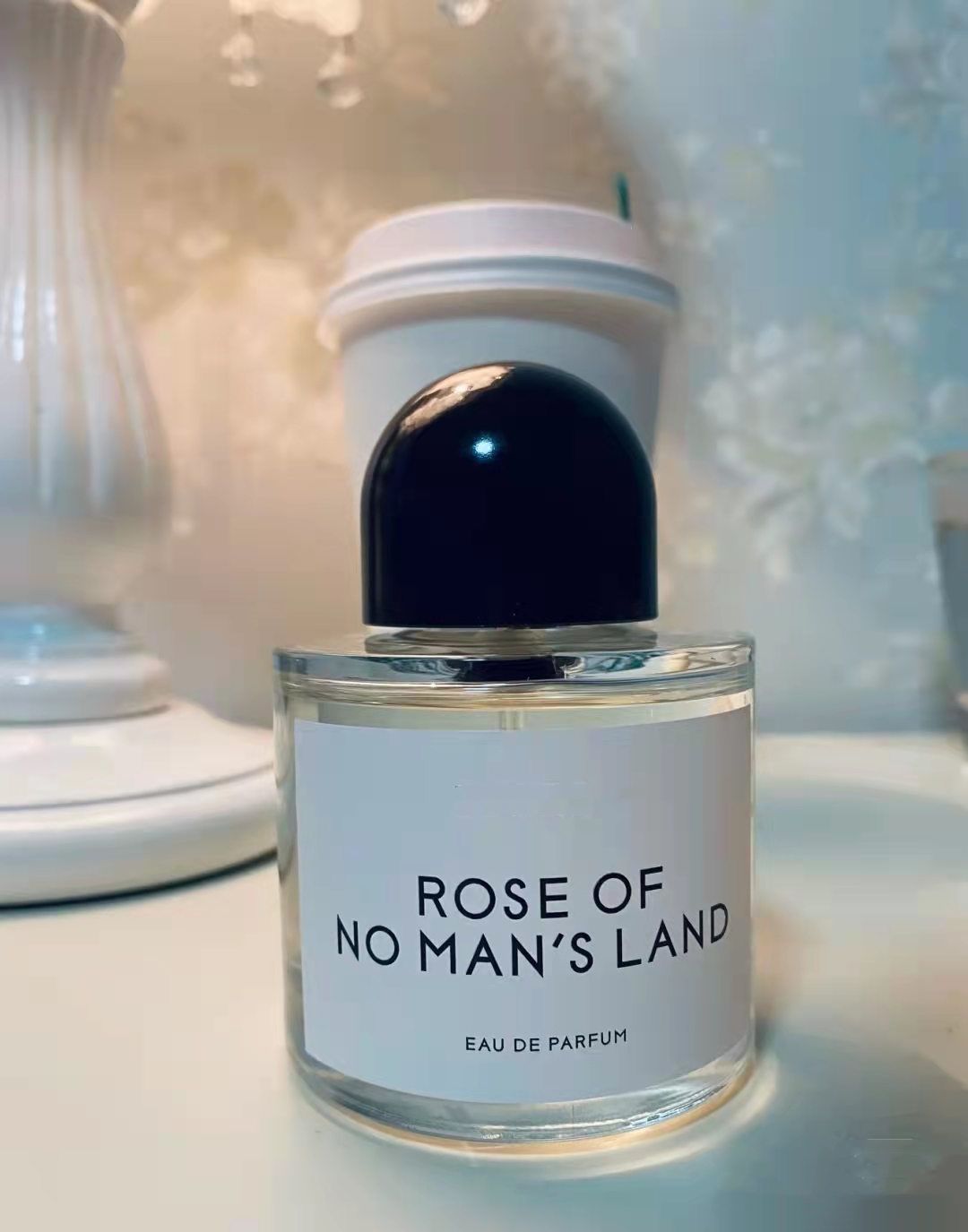 Rose de ninguna tierra de hombre