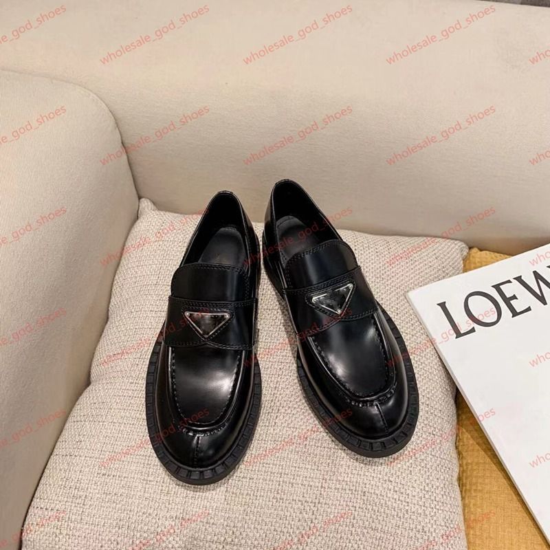 Acquistare Prada Shoes Britannico Suola Spessa Donne Mocassini Neri Di  Cuoio Casuale Flat Mostra Della Donna Dei Pattini Rotonda Slittamento Punta  Sulla Pista Platform Shoes Design Di Lusso Economico | Consegna Veloce