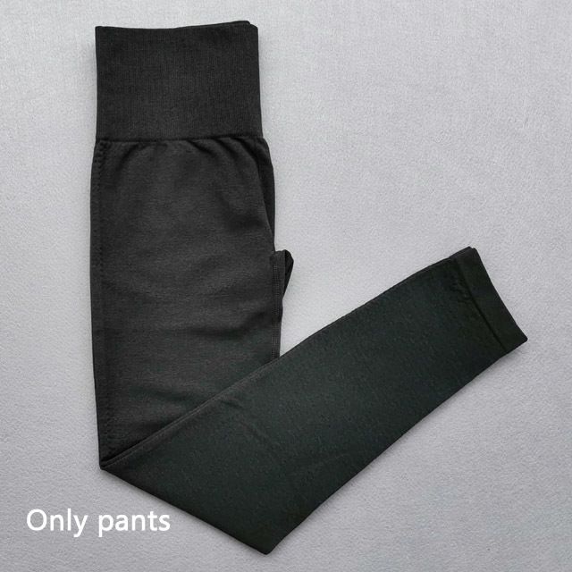 Черные штаны