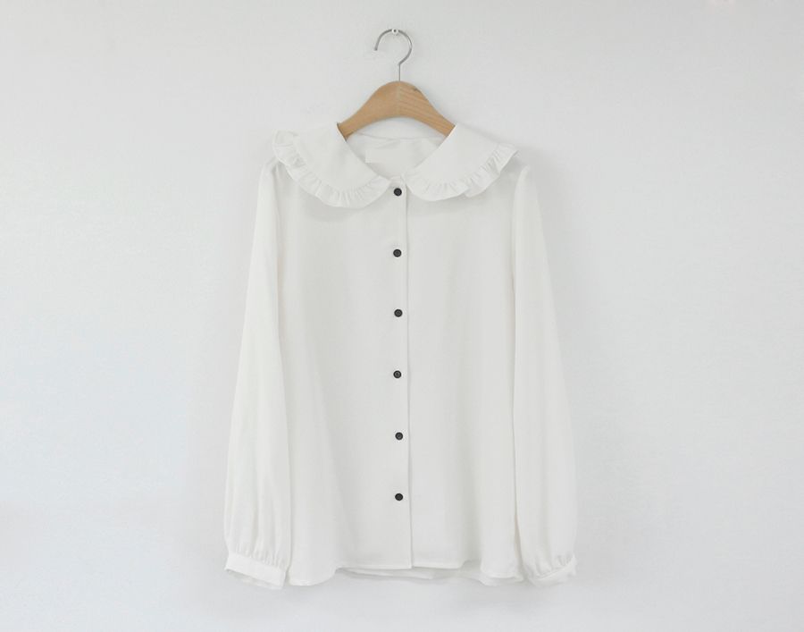 une chemise blanche