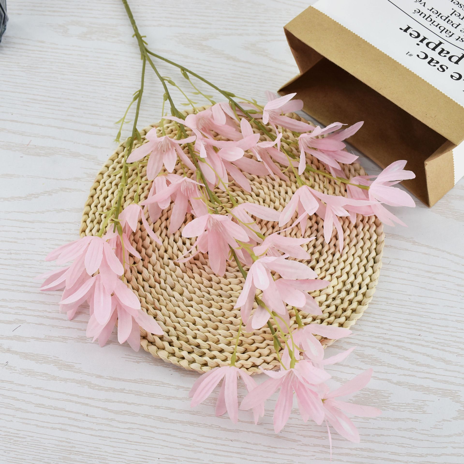 3-pronged bamboo leaves-light pink