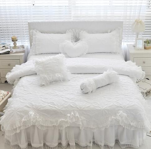 White bed set