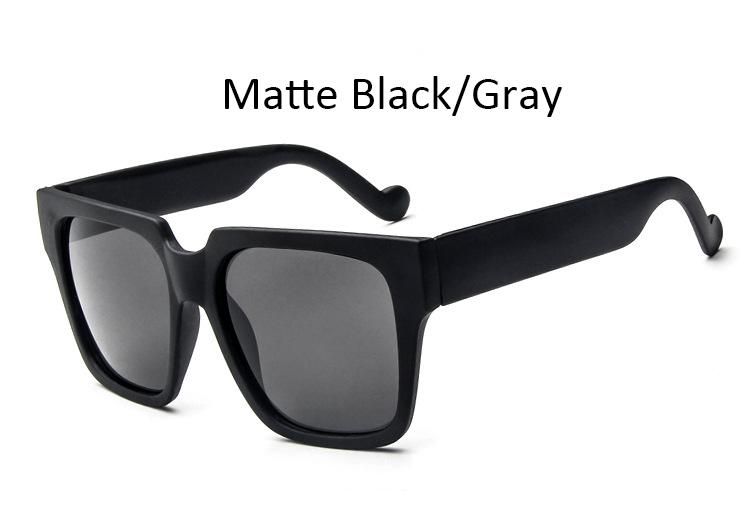 Matt svart grå