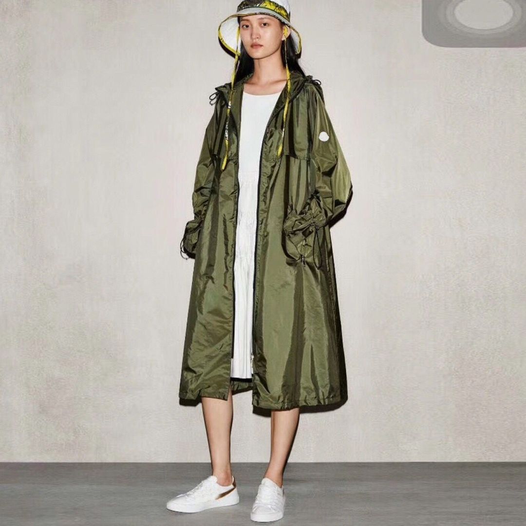 Long sleeve hotsell hooded sashes zipper