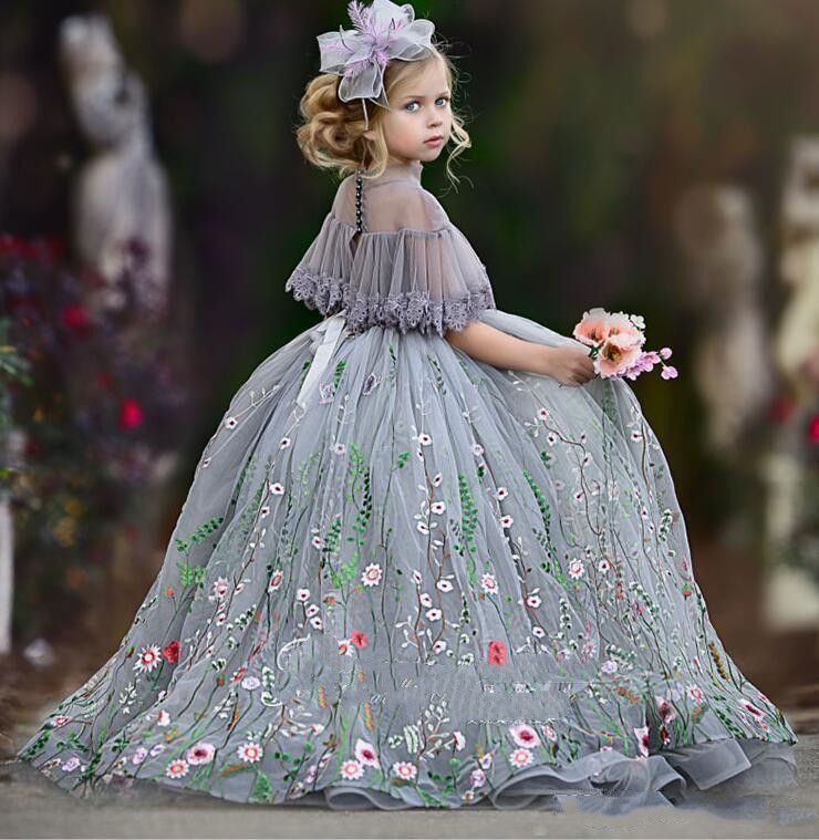 Compra Vestido De Bola De Piel De Cúpula De Plata Vestidos De Niña Con  Encaje Applique De Encaje Rhinestones De Cuello Alto Caballero Destacado  Vestido Piso Largo Fiesta De Cumpleaños De Niña