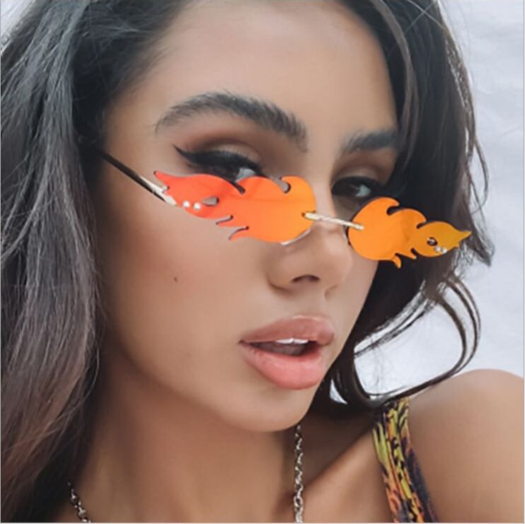 Acquistare Occhiali Da Sole Di Lusso Di Fiamma Donne Senza Orlo Bat Vetro  Di Sun Tears Tonalità Degli Occhiali Vintage Piuma Sunglass Del Fuoco  Eyewears Forma 013 Economico | Consegna Veloce E