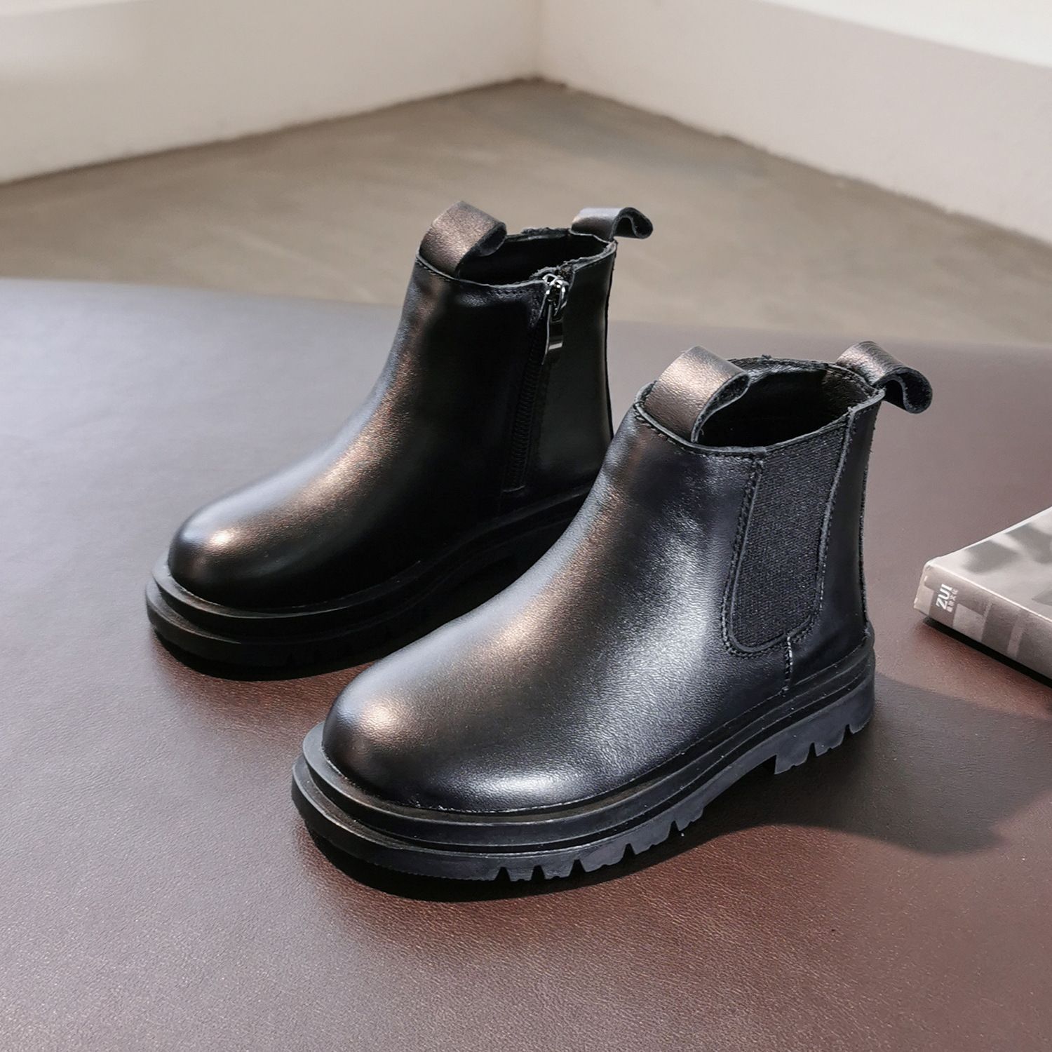 Botas cortas bajas de cuero suela|Mujeres|Batistella
