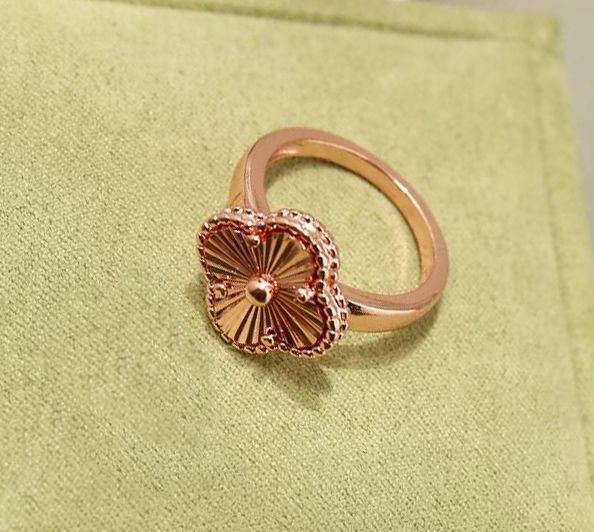 Anello d'oro rosa