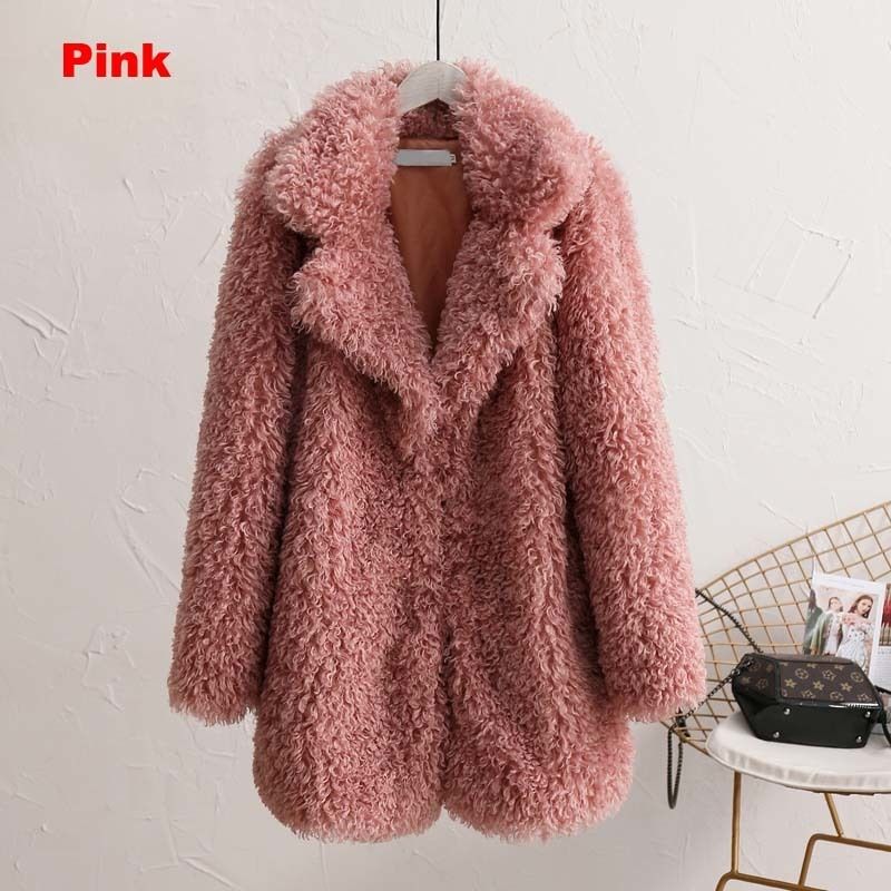 ピンクのフェイクの毛皮のコート