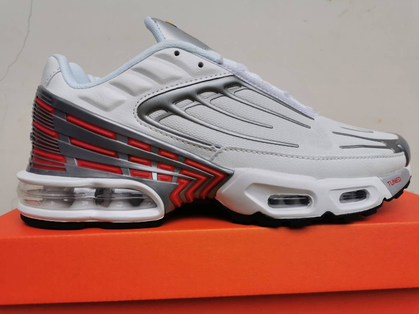Nike Air Max Tn Plus 3 Airmax Tns Tnf 2021 Nuova Qualità TN 3 Tuned Più  Atletico Uomini Donne Scarpe Da Corsa All Black Laser Bianco Blu Tiger  Formatori Sneakers Da Jumpman45_store, 20,94 € | DHgate Italy