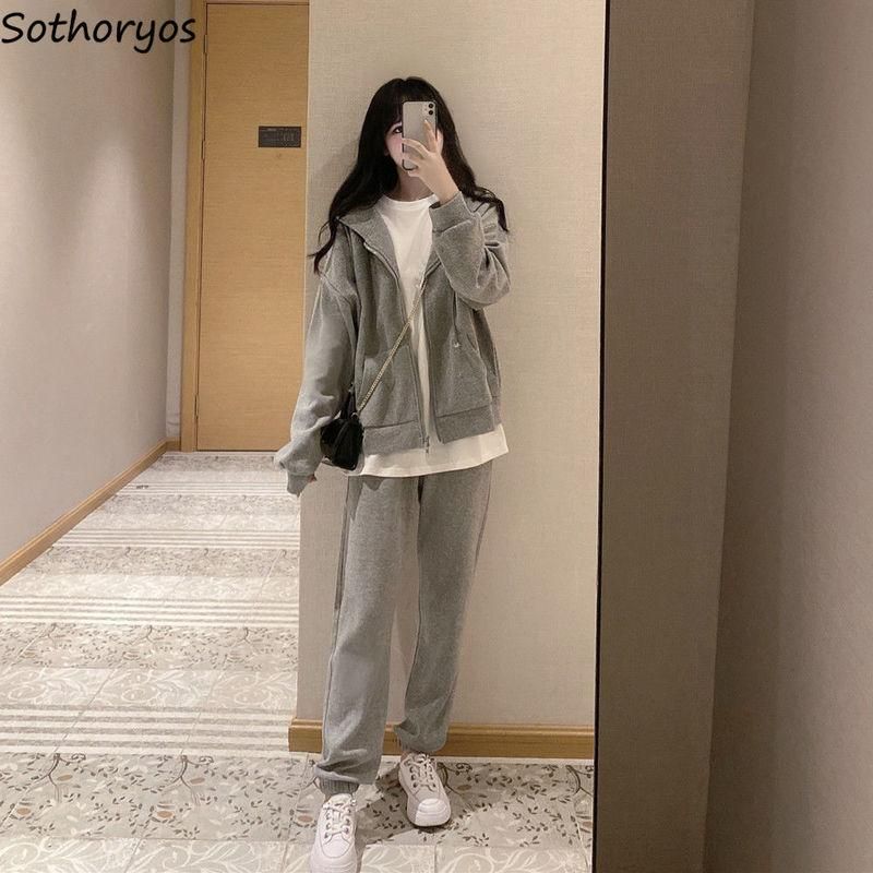 Compra Chándal De Mujeres Conjuntos De Mujeres Conjuntos Grises Más  Terciopelo Espesar Con Capucha Tibia Con Capucha Abrigos Sueltos Pantalones  Casuales Sueltos Moda Simple Moda Todo Coincidencia Coreano Ulzzan Barato |  Entrega