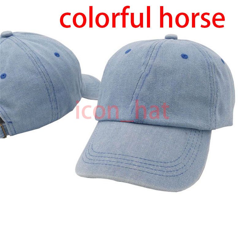 Bleu denim avec cheval coloré