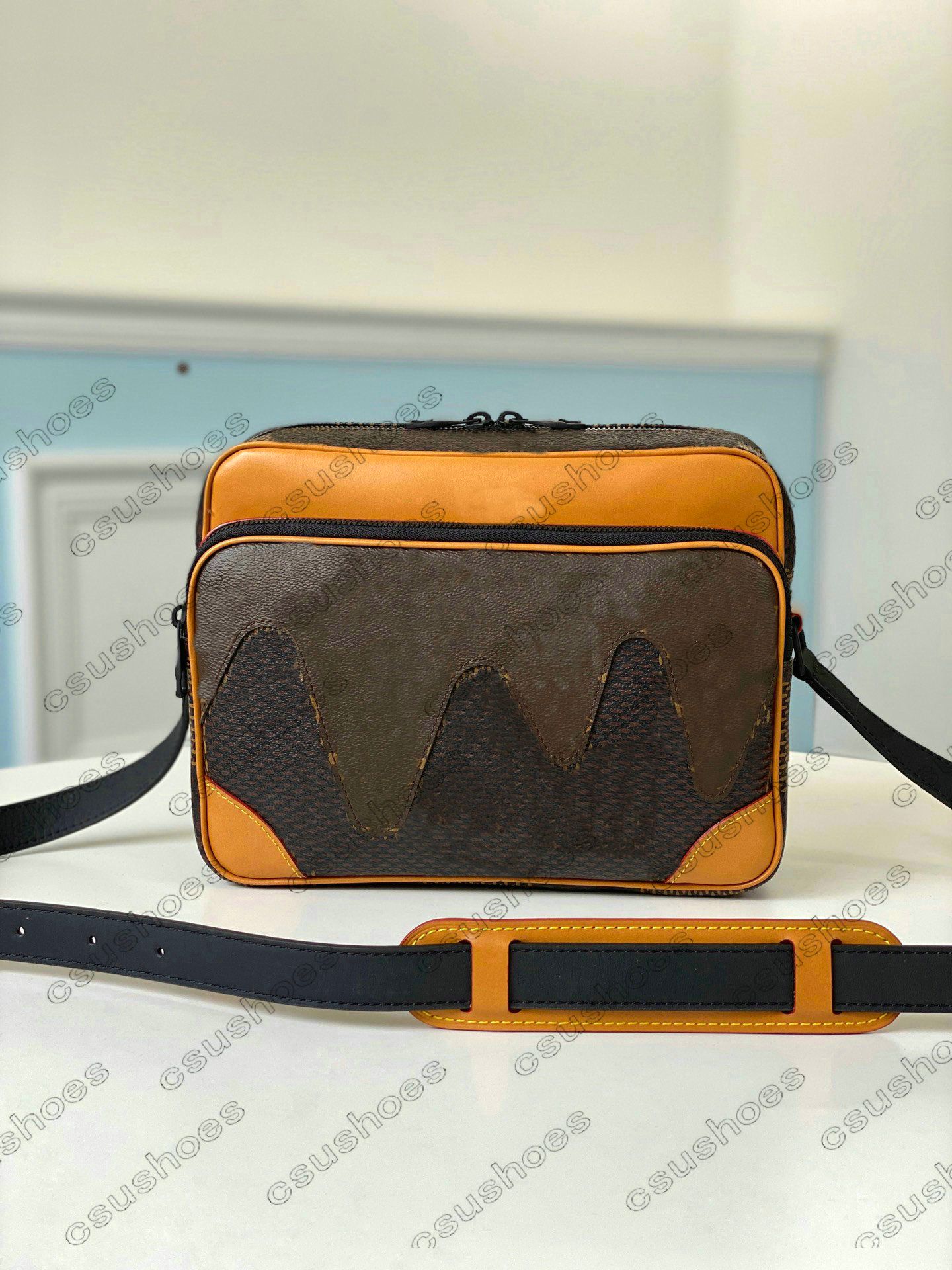 Compra Nigo Cross Body Bolsa Crossbody Messenger Bolsos De Hombro Bolsos  Monederos Nigo Virgil Nil Mens Handbags Icono Bolsis M40359 Barato |  Entrega Rápida Y Calidad | Es.Dhgate
