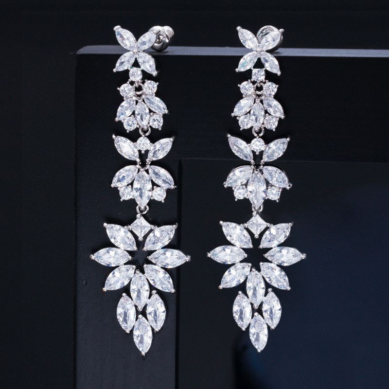 Silver Flower White 6.2cm