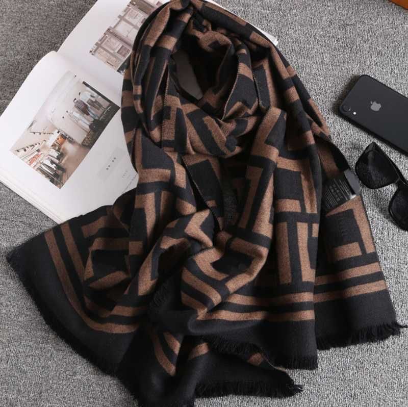 Scarf with f Box