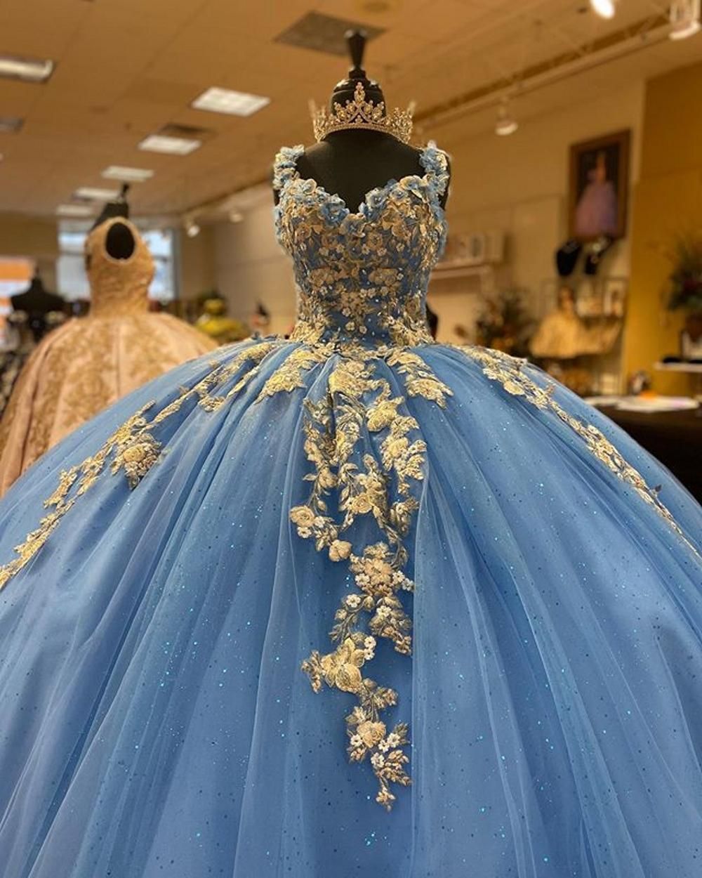 Dorado bordado flores quinceañera vestido azul lentejuelas tul vestido vestido de bola mujer formal 2021 espagueti Dorado bordado flores quinceañera vestido azul lentejuelas tul vestido vestido de bola mujer formal 2021 espagueti