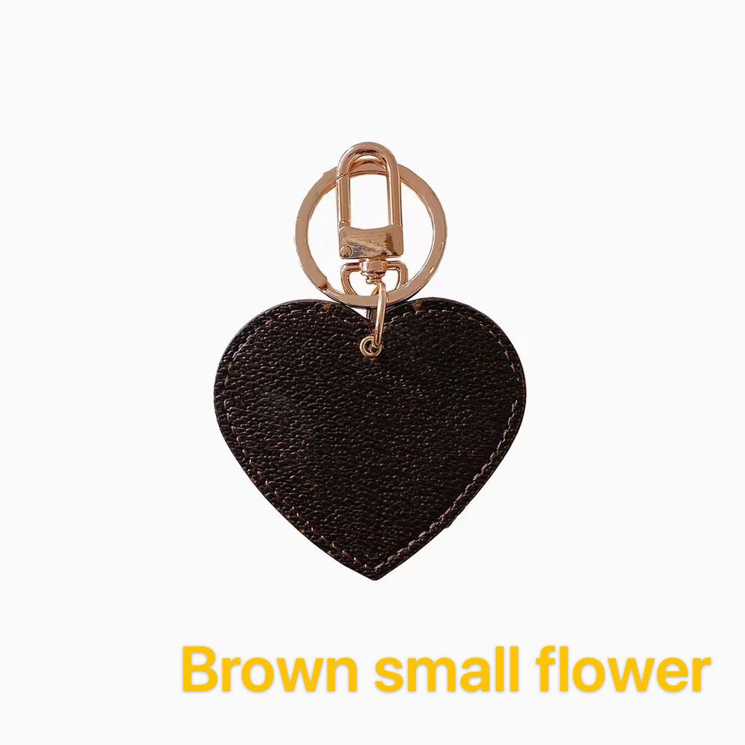 5 коричневых маленьких цветов без коробки
