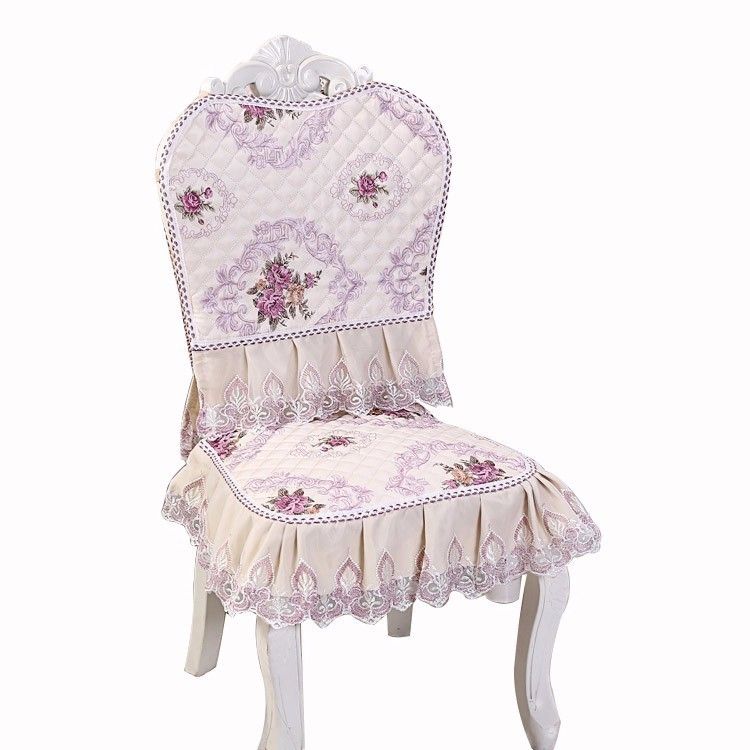 E couverture de chaise violette