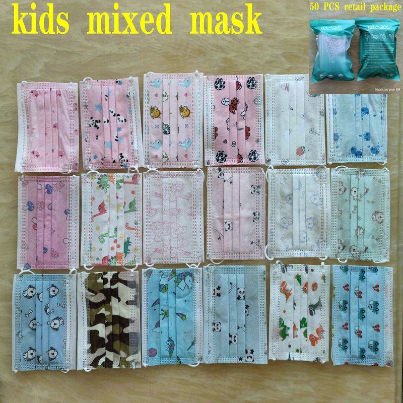I bambini misti maschera