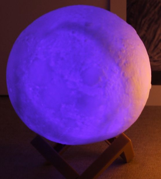 8cm color-changing moon lamp